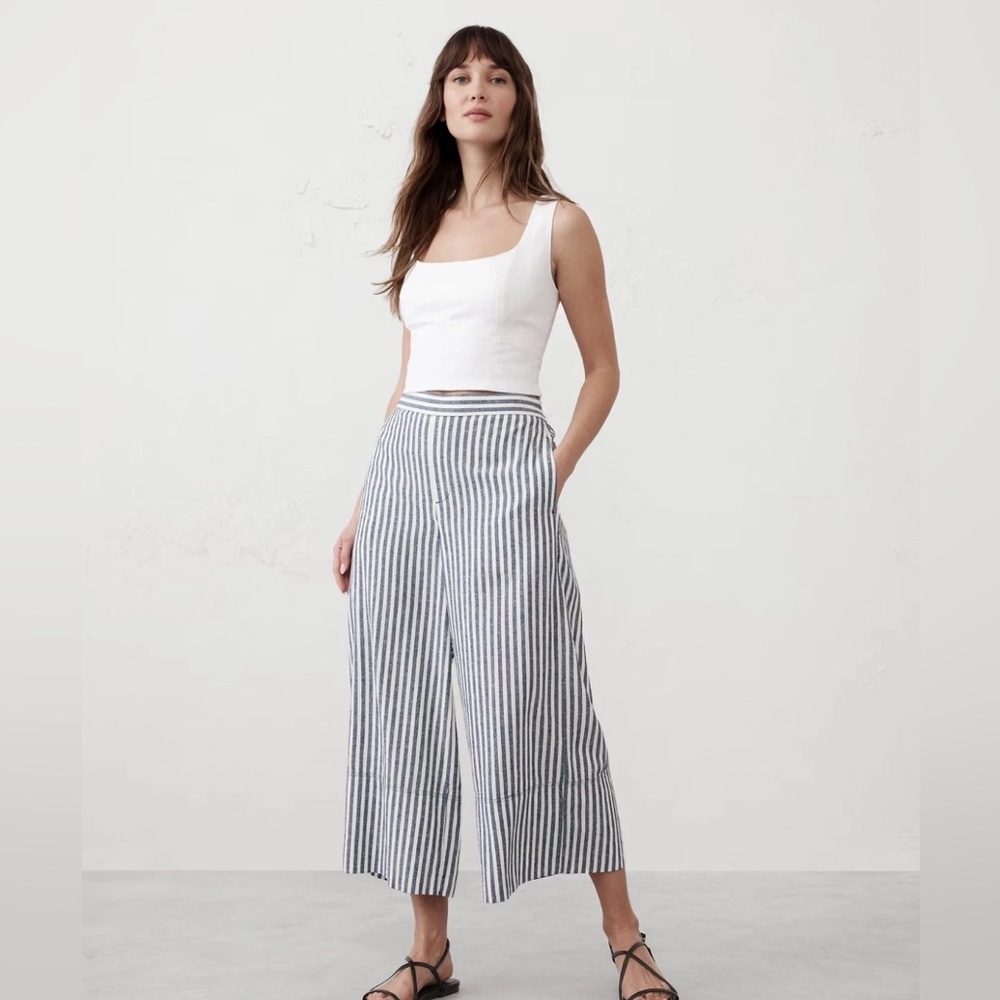 SOLD******Banana Republic wide leg linen blend